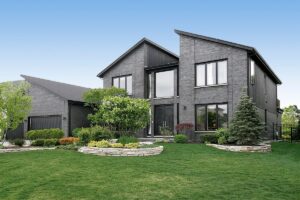 benefits of building custom home in Canada